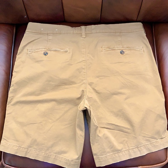 American Eagle men’s khaki flat front shorts NWOT - Picture 2 of 5